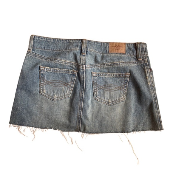 Vintage Abercrombie & Fitch Denim Mini Skirt - Size 2 - Picture 3 of 5